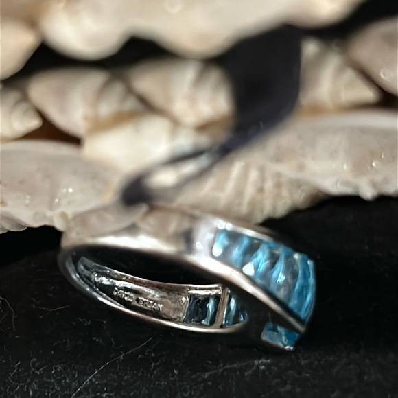💕14KT White Gold Aquamarine Blue Topaz Statement Ring - Picture 4 of 8